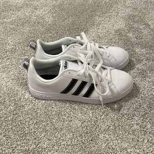 Adidas Sneakers Size 6